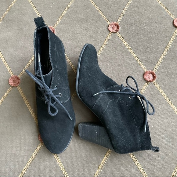 Lucky Brand Suede Boots With High Heel, Lace Ties in Black Unitas Style (7.5) - Picture 1 of 9
